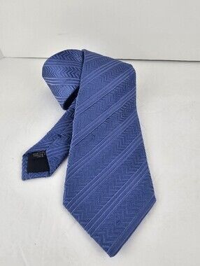 Canali 100% Silk Tie Blue Herringbone Chevron Jacquard Pattern Diagonal Stripes